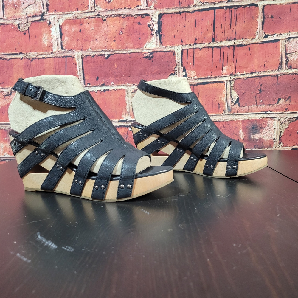 Stylish Black Wedge Sandals